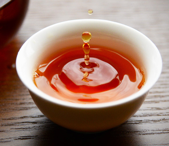 熱烈慶祝英德市三圣紅茶業(yè)有限公司老一隊購進(jìn)我司金屬檢測機(jī)